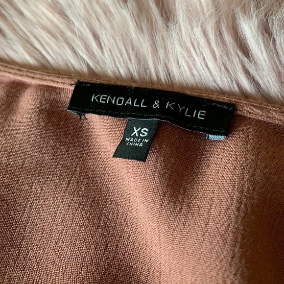 Kendall & Kylie Blouse - Picture 4 of 4